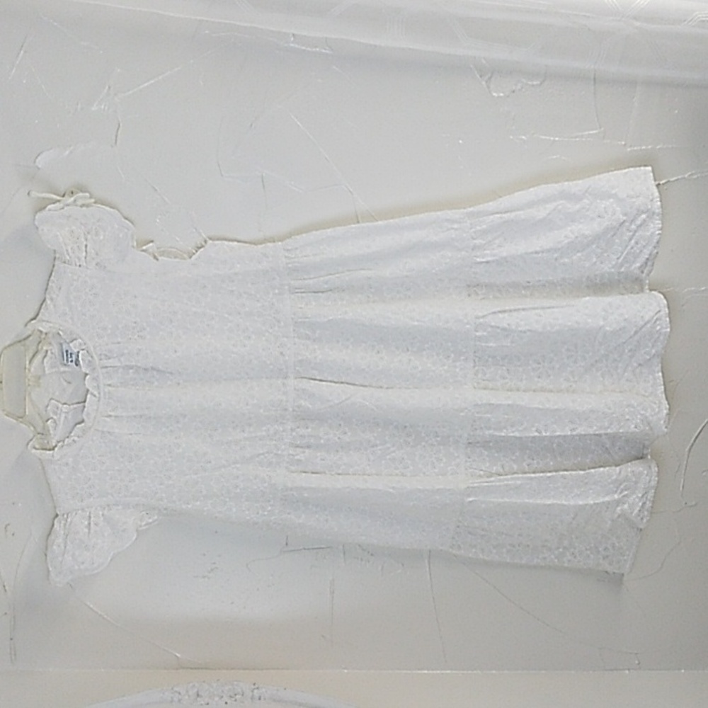 Crown & Ivy Size Medium White Eyelet Tiered Mini Dress Cap Flutter Sleeve Cotton